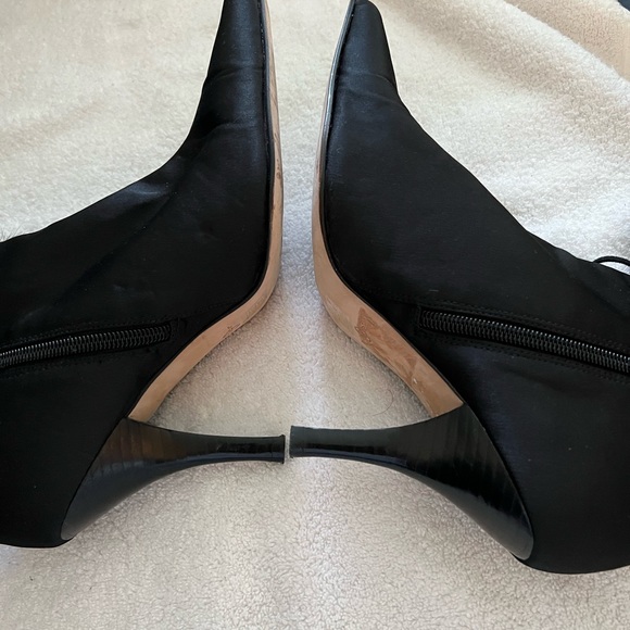 Worn Only Once Joey-O SHORT Fabric and Fur Pom Pom Booties. Gorgeous Boot - Picture 4 of 14